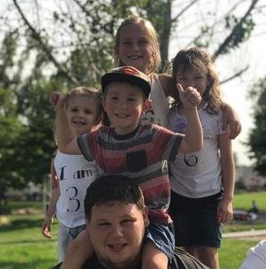 Meet your Posher, Dustin